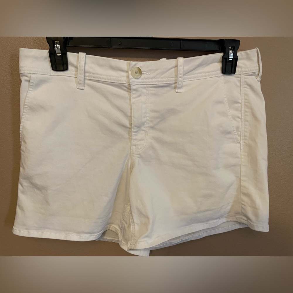 American Eagle Midi Super Stretch White Shorts